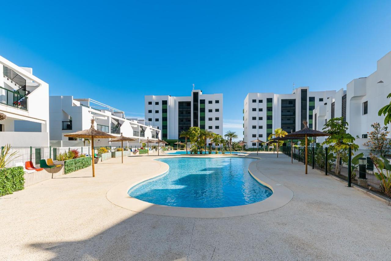 Apartamento Milan Campoamor Bagian luar foto