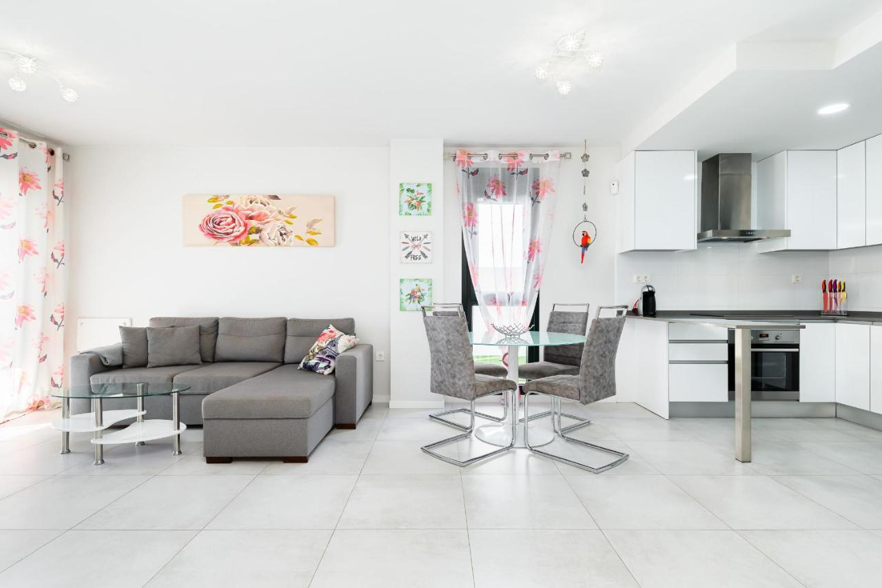 Apartamento Milan Campoamor Bagian luar foto